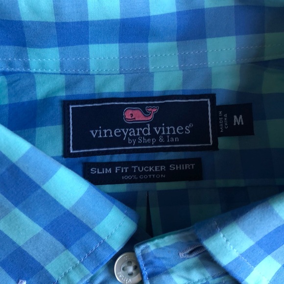 Button down - Picture 3 of 4